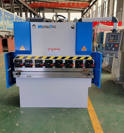 MetalTec HBM 30/1600 (E22) листогибочный гидравлический пресс